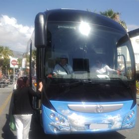 Autocares Paco Campos bus con dos conductores
